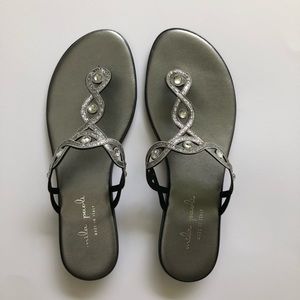 Mila Paola silver flip flops made in Italy NWOT